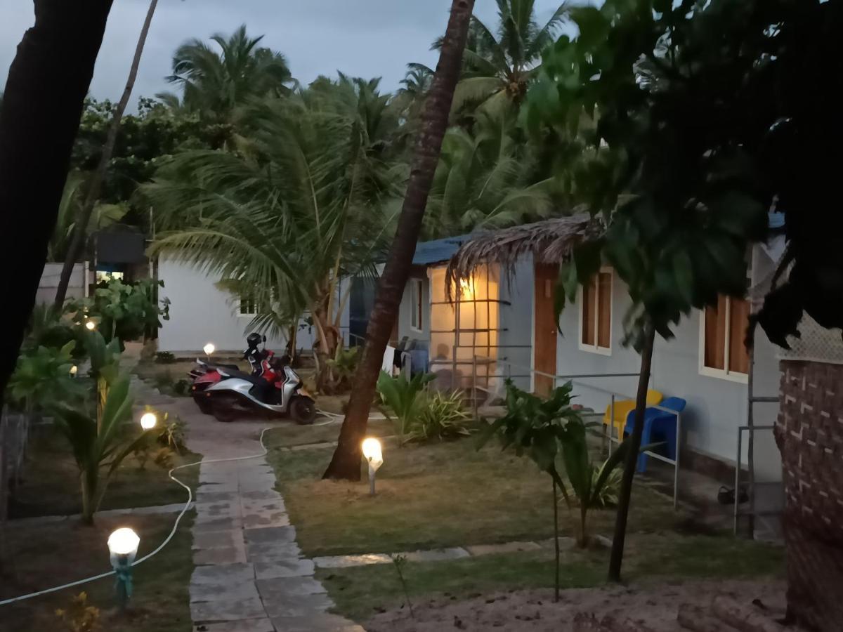 Shantaram Beach Huts Arambol Exterior foto